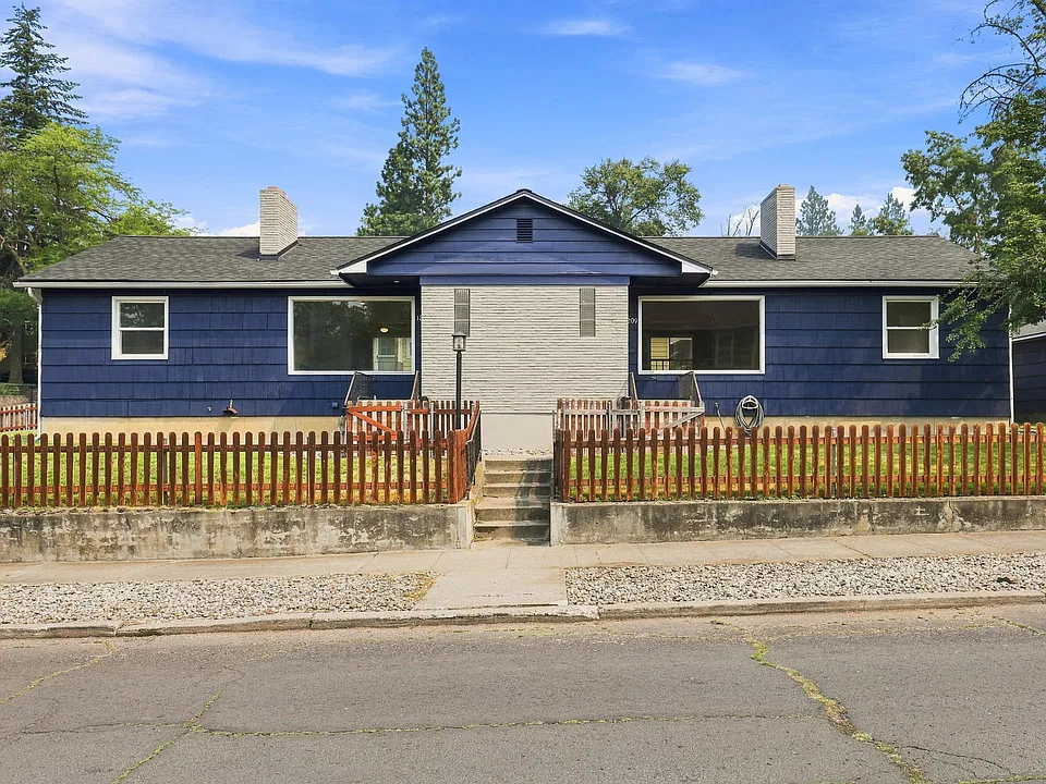 1203 S Walnut St
