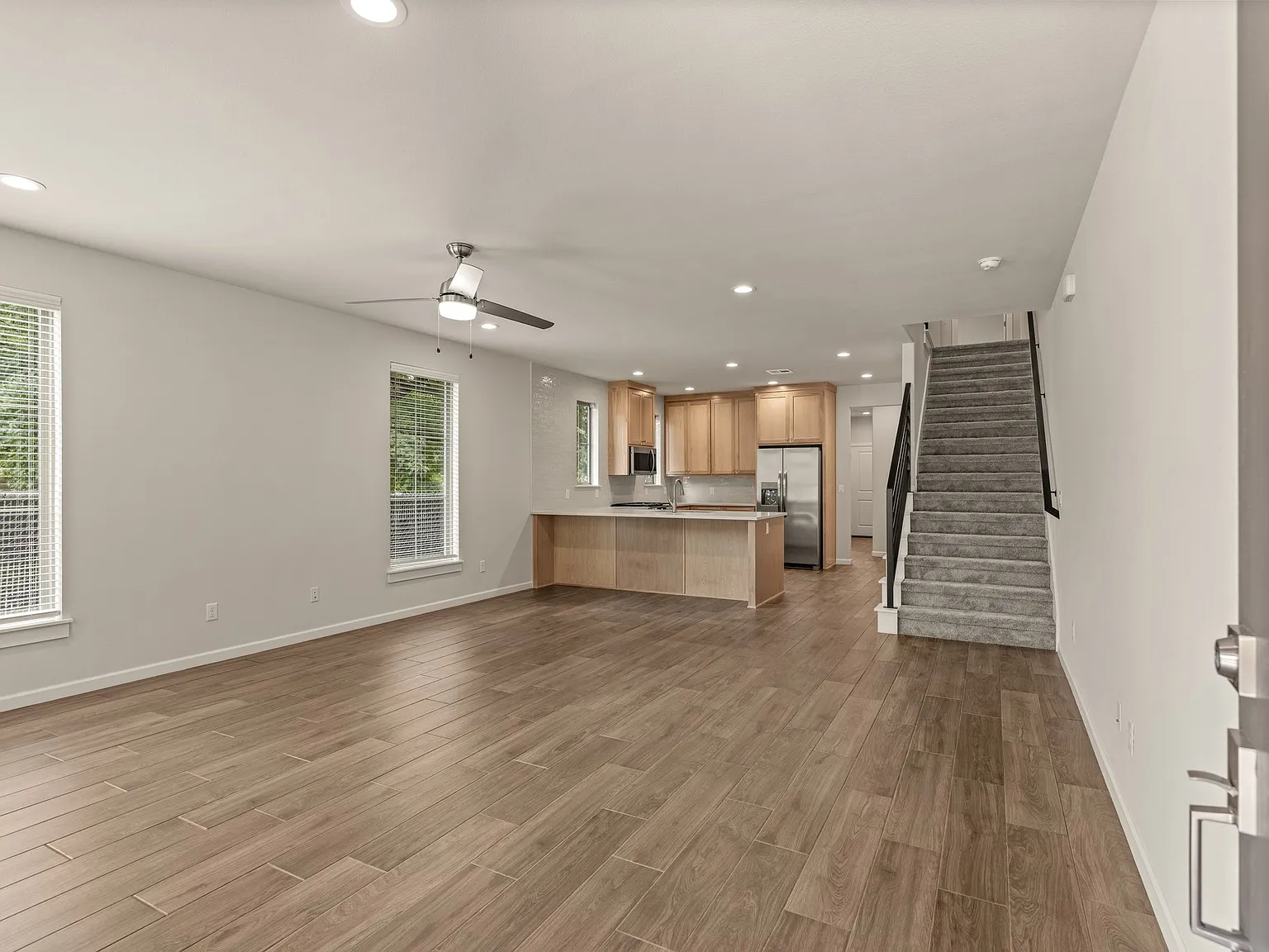 2 bed, 2.5 bath, 1646 sqft, $2,200 — Photo 4