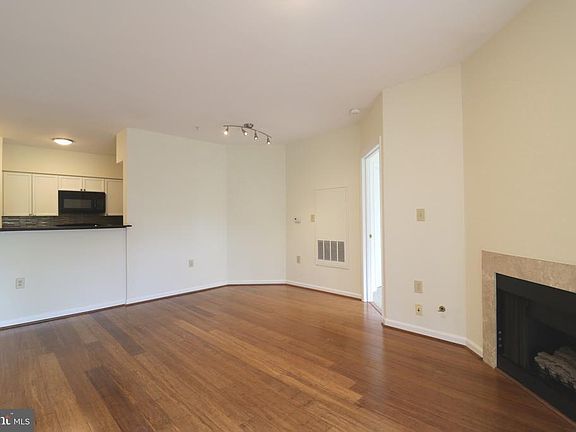 5th image of 12915 Alton Sq APT 303
