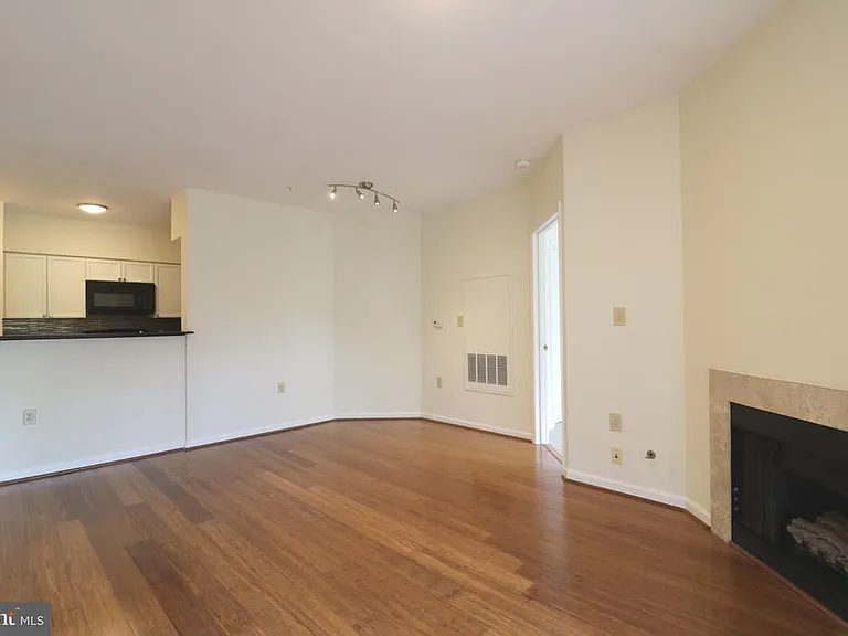 12915 Alton Sq #303 — Photo 5