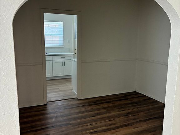 5th image of 1236 E 1st St APT 7