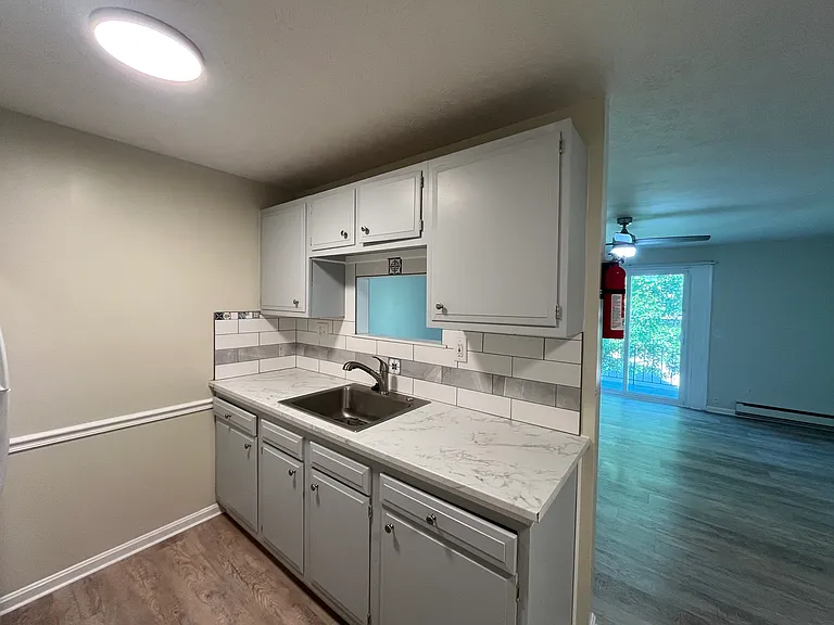 1005 Johnson St #6 — Photo 5