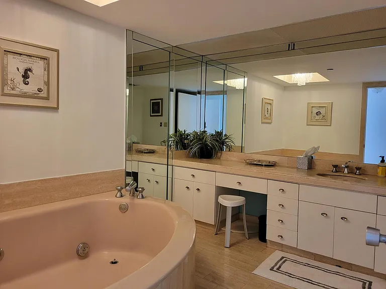 19707 Turnberry Way #14D — Photo 12