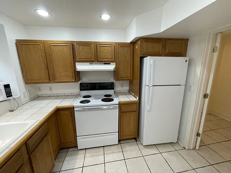 1214 S Elgin Ave — Photo 9