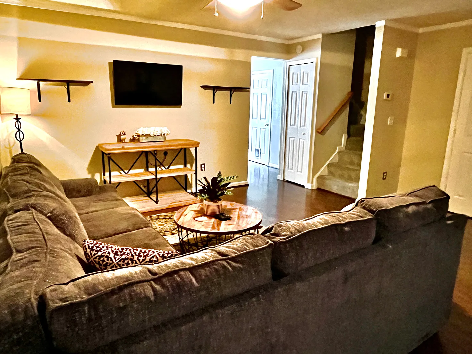 3 bed, 2.5 bath, 1247 sqft, $800 — Photo 4