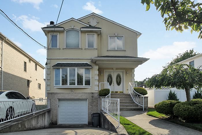 1st image of 616 Barclay Ave