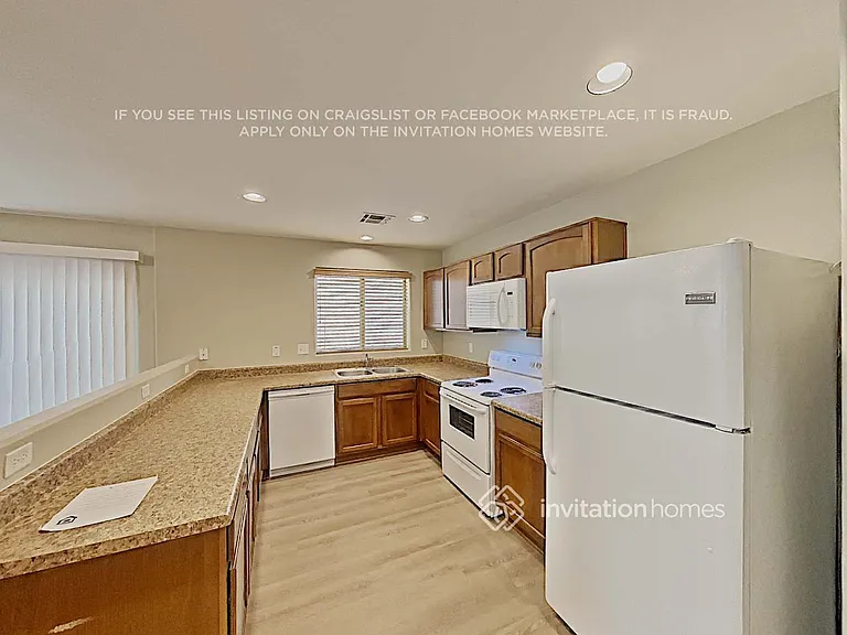 944 S Sabino Dr — Photo 10