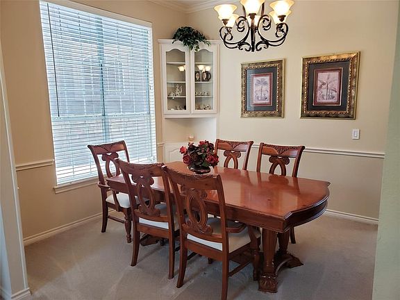 5th image of 2505 Woodside Dr