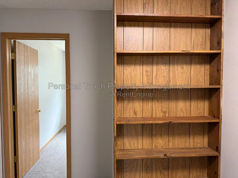 2143 2nd Ave E — Photo 17