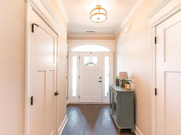 4th image of 1083 Tori Ct