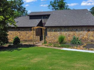 6707 Applewood Dr, Edmond, OK 73034