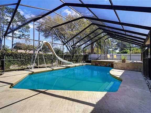 3rd image of 4902 Rockledge Cir