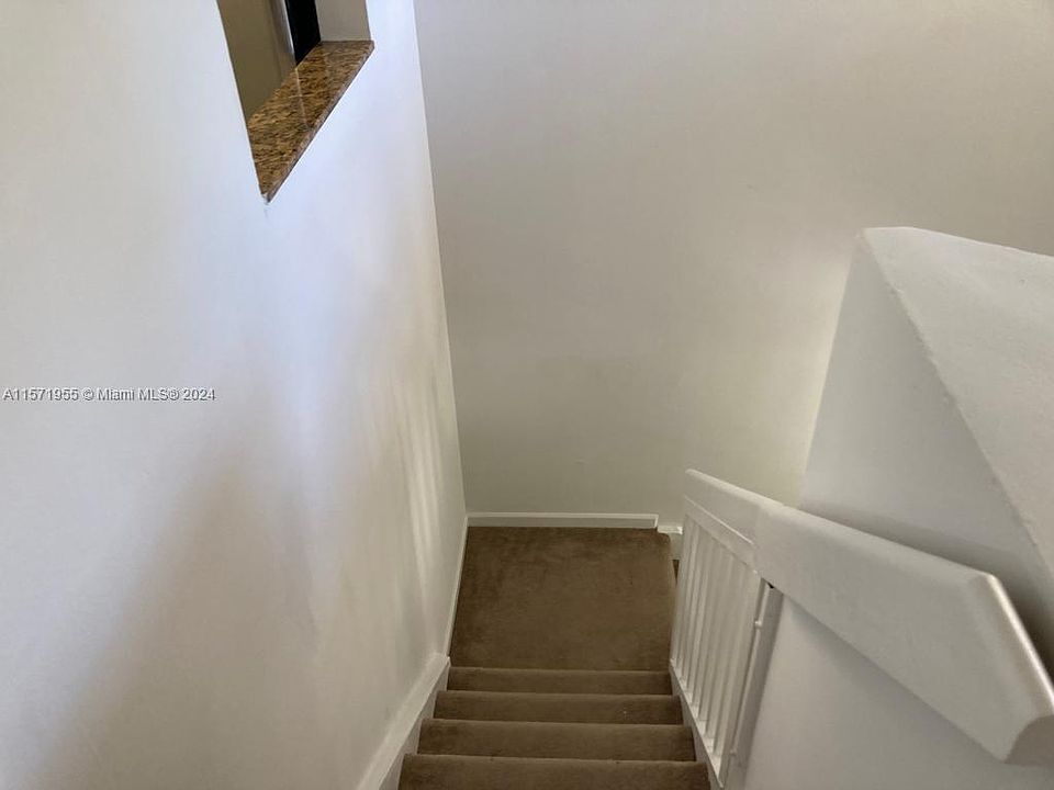 1st image of 16304 Glenmoor Dr