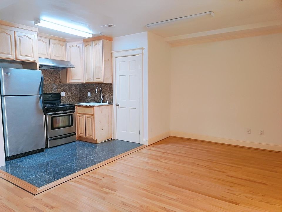 1st image of 451 24th Ave #B1