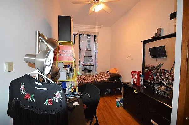 Rented by Universal Realty Group | media 15