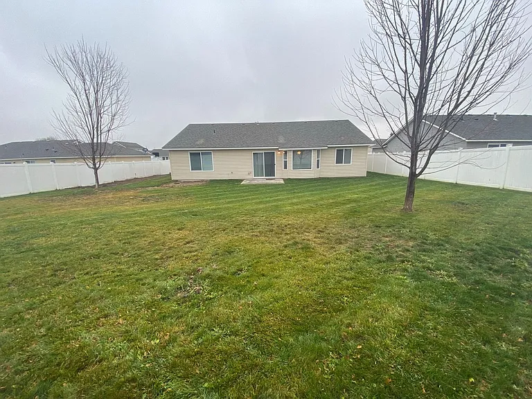8004 Chehalis Dr — Photo 31