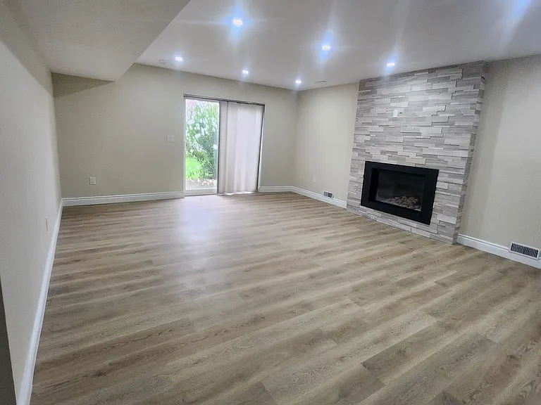 464 Thorndale Dr #BASEMENT — Photo 11