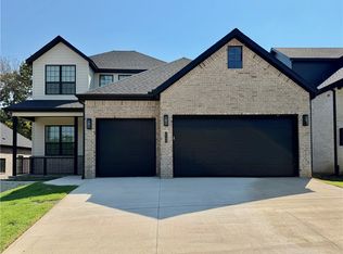 2544 N Crossover Rd, Fayetteville, AR 72703