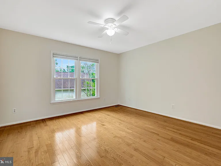 8995 Parliament Dr — Photo 37