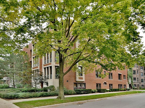 3rd image of 818 Erie St #3