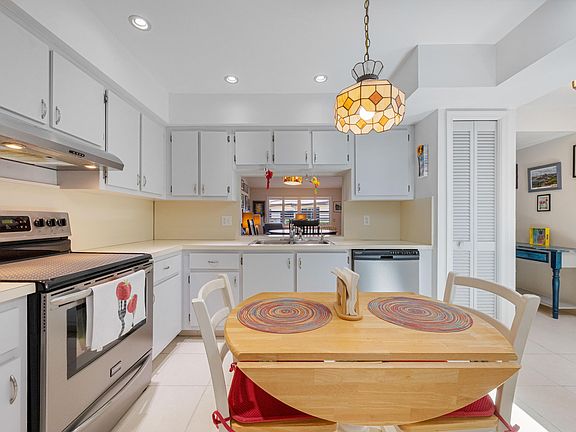 4th image of 22 Ridge Pointe Drive #C