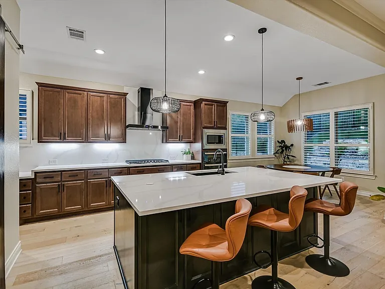 603 Anfield Cir — Photo 9