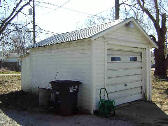 4th image of 525 N Bowman Ave