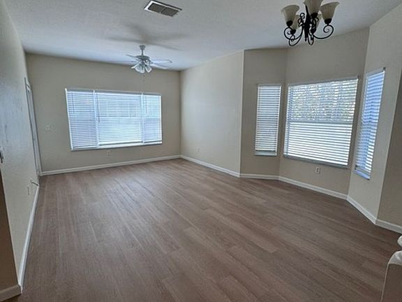 5th image of 2514 Grand Central Pkwy APT 1