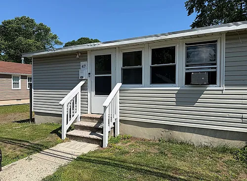 47 Sycamore Ave Photo 1