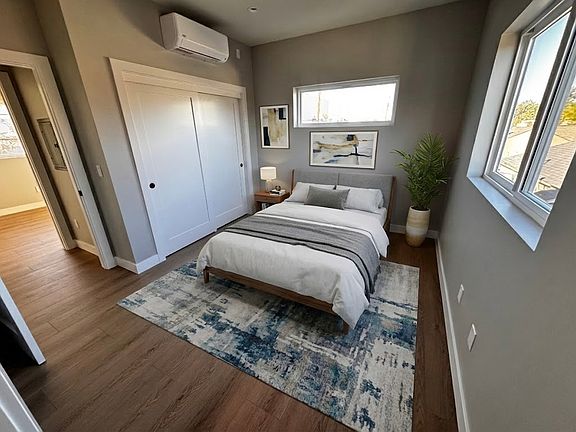 5th image of 2269 Euclid Ave #B