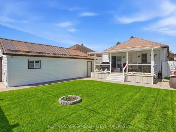 270 McAlpine Ave S, Welland, ON L3B 1T9