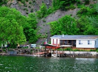 1129 Honoco Rd, Aurora, NY 13026