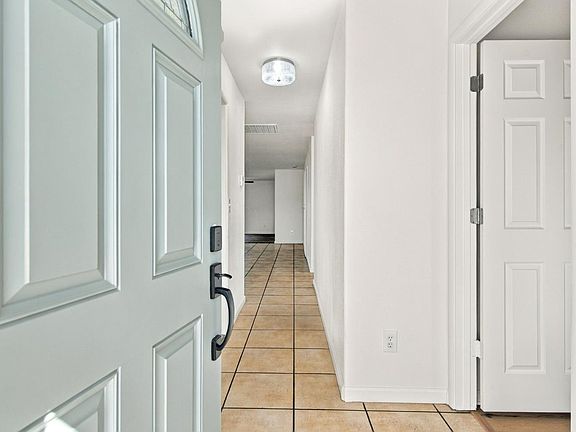 5th image of 1581 Valerie Ln