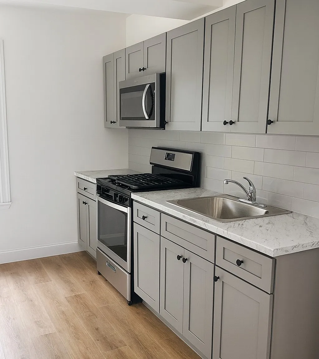 3 bed, 1028 sqft, $2,200 — Photo 1