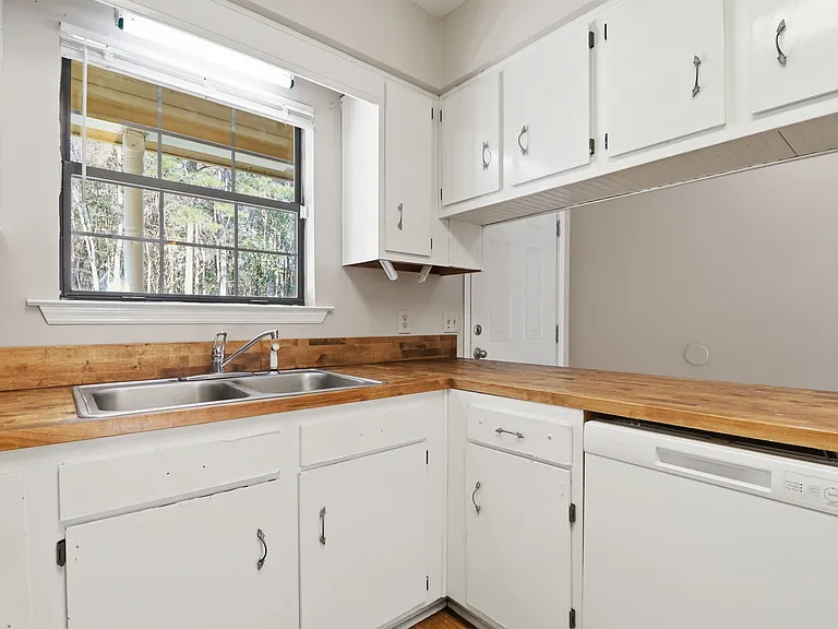 907 Ash Street Ext #B — Photo 12