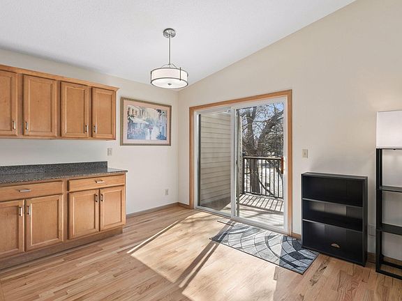 4th image of 546 98th Ave NE
