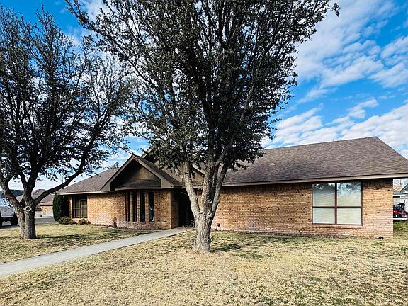 3rd image of 332 W Clearfork Dr