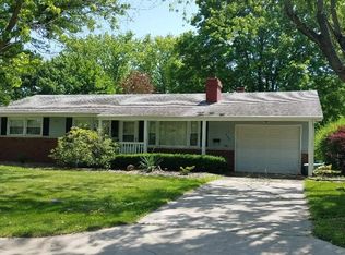 925 Biggs Dr, Charleston, IL