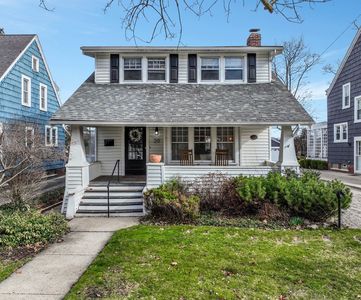 20 Woodside Park Blvd, Pleasant Ridge, MI, 48069