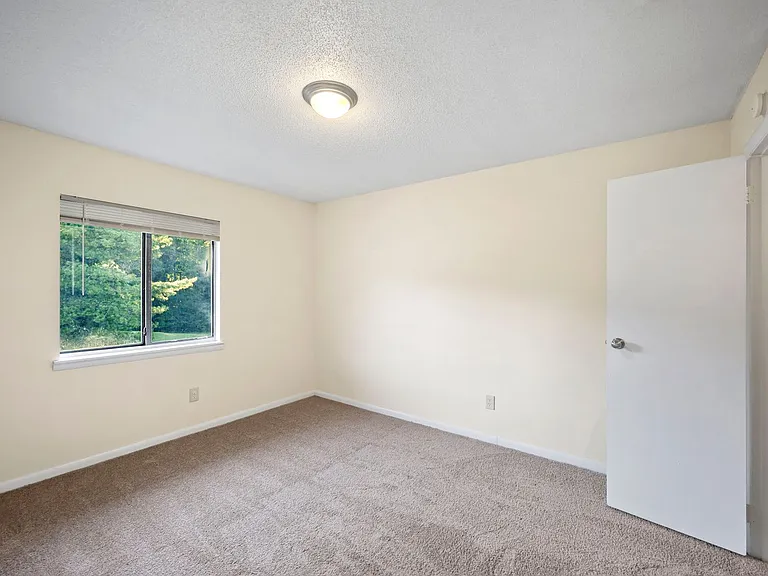 Country Creek Apartments — Photo 50