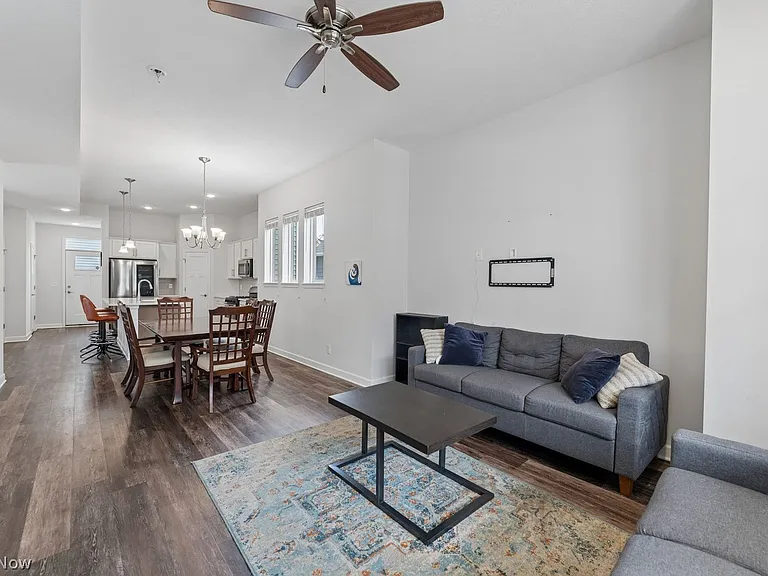 12027 Wade Park Ave — Photo 7