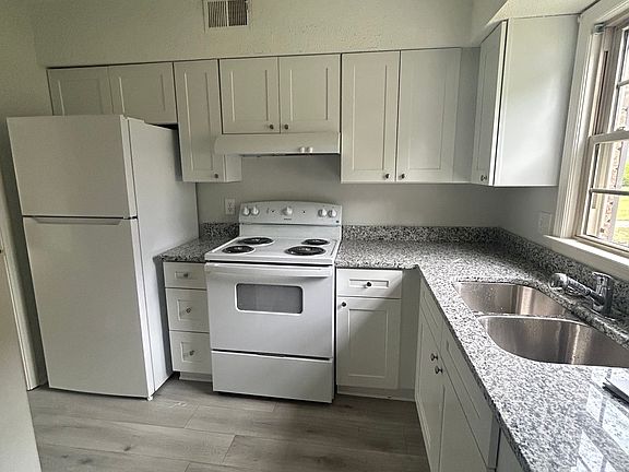 2nd image of 3700 Bush River Rd APT K3