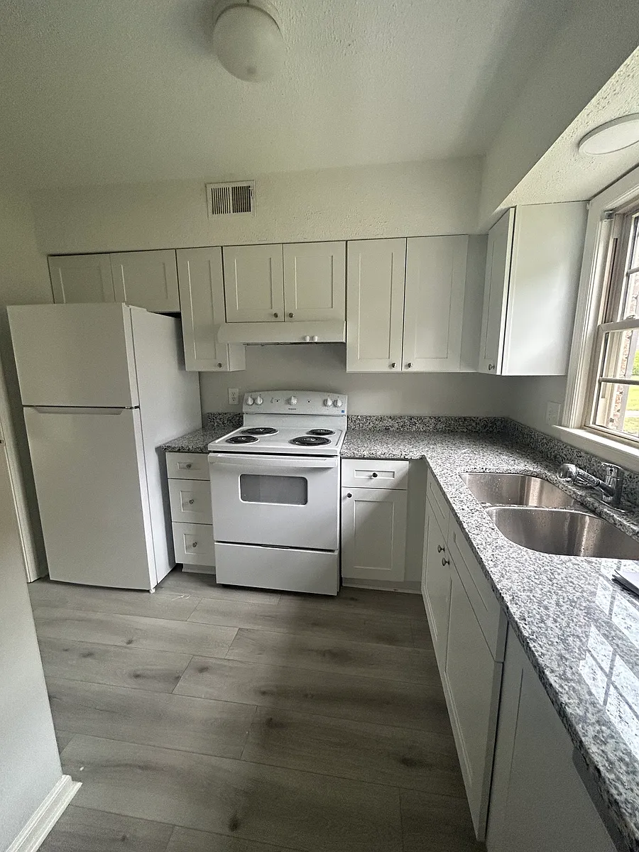 Photo 2 of 6 - 3700 Bush River Rd #K3 - Columbia, SC Building Photo - 3700 Bush River Rd #K3