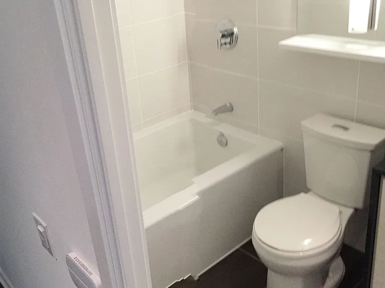 72 Esther Shiner Blvd #216 — Photo 8