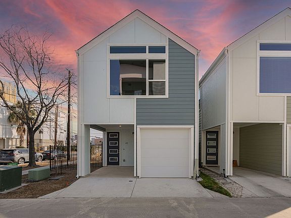 2nd image of 310 W Evergreen St #113