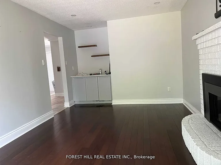1241 Maple Ridge Dr — Photo 6