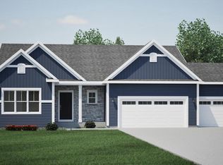 1443 Olde Highlander Dr, Oconomowoc, WI 53066