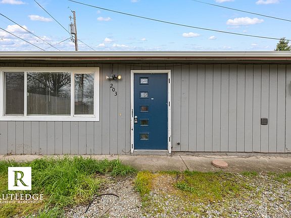 2nd image of 203 Lewis Ave