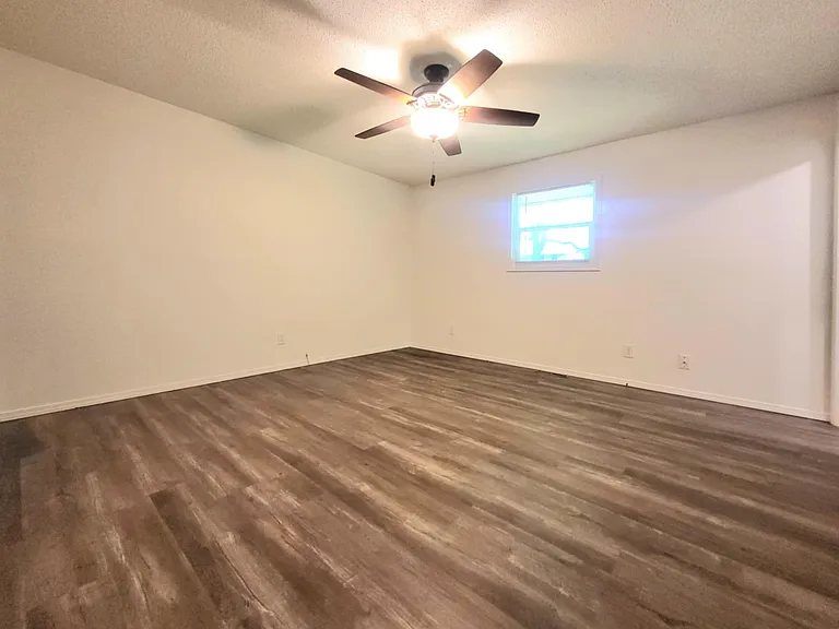 3222 W Roxbury St — Photo 15