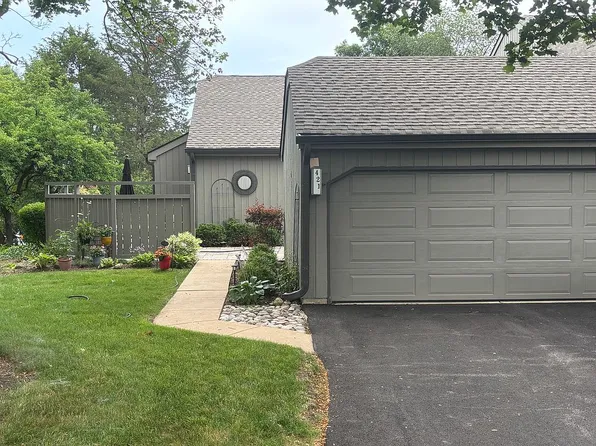 421 Shoreline Rd, Lake Barrington, IL 60010